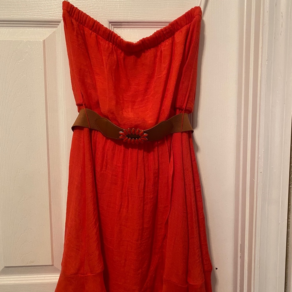 Strapless dress with belt
